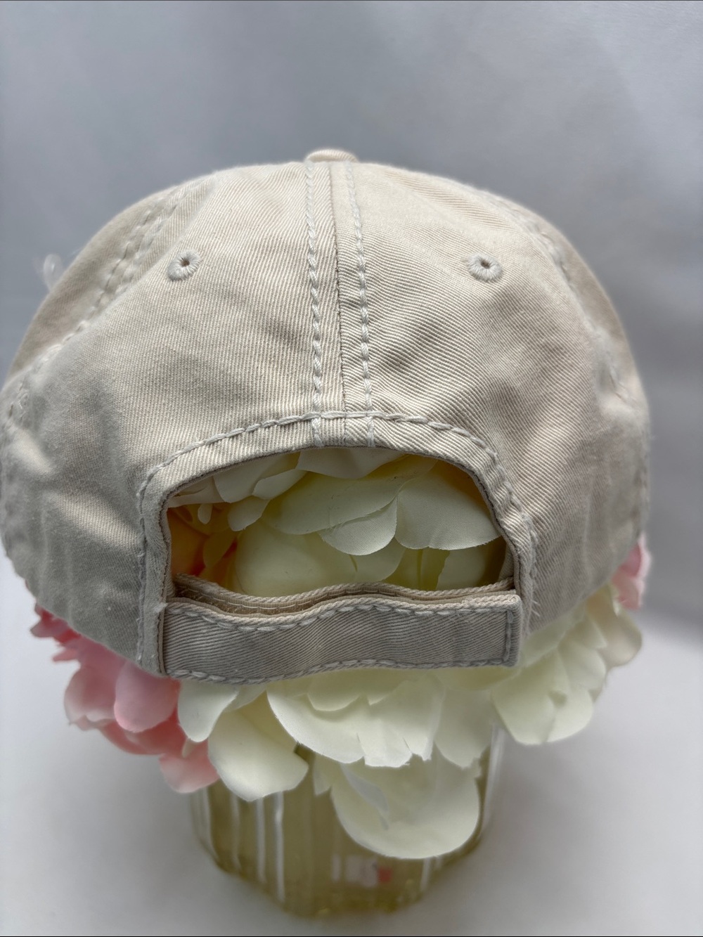 KBETHOS Women’s Vintage Style Cream Baseball Cap with Pastel Floral Accent - Picture 6 of 11